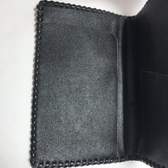 Handmade Embossed Tooled Tan Leather Bifold Flat Wallet - Picture 8 of 12